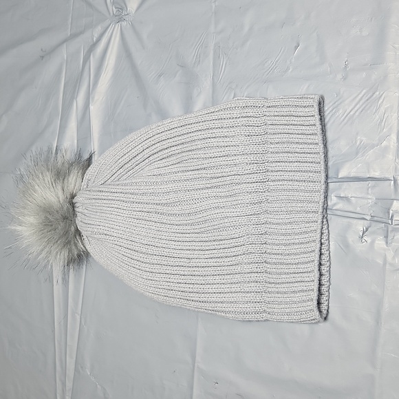 Ardene Hat - Picture 1 of 7